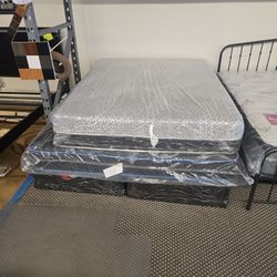 QUEEN 12"IN THICK FIRM MEMORY GEL MATTRESS