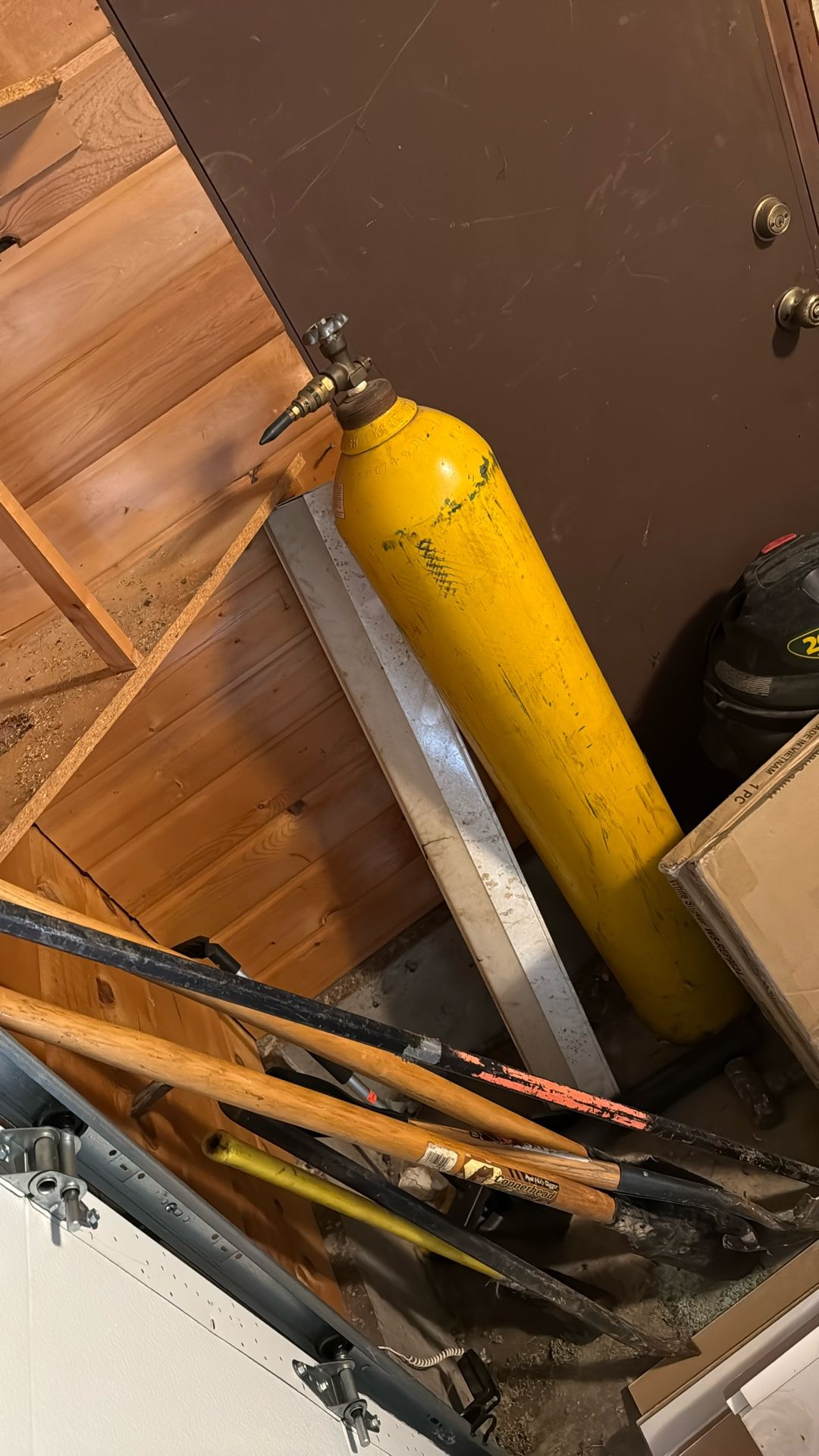 gas cylinder