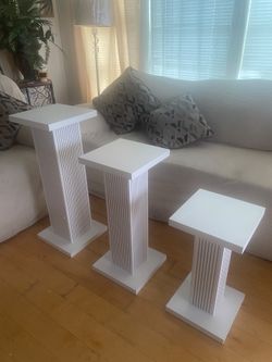 Pedestal Display Stands