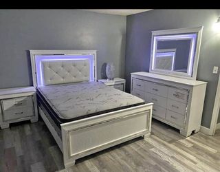 Bedroom Set 4 pieces white set bed dresser mirror and Nightstand