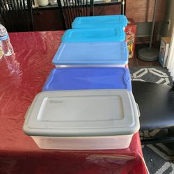6 Qt set of five plastic multipurpose storage containers $1 each