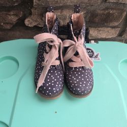 Little Girls CAT &Jack Boots, Like New.