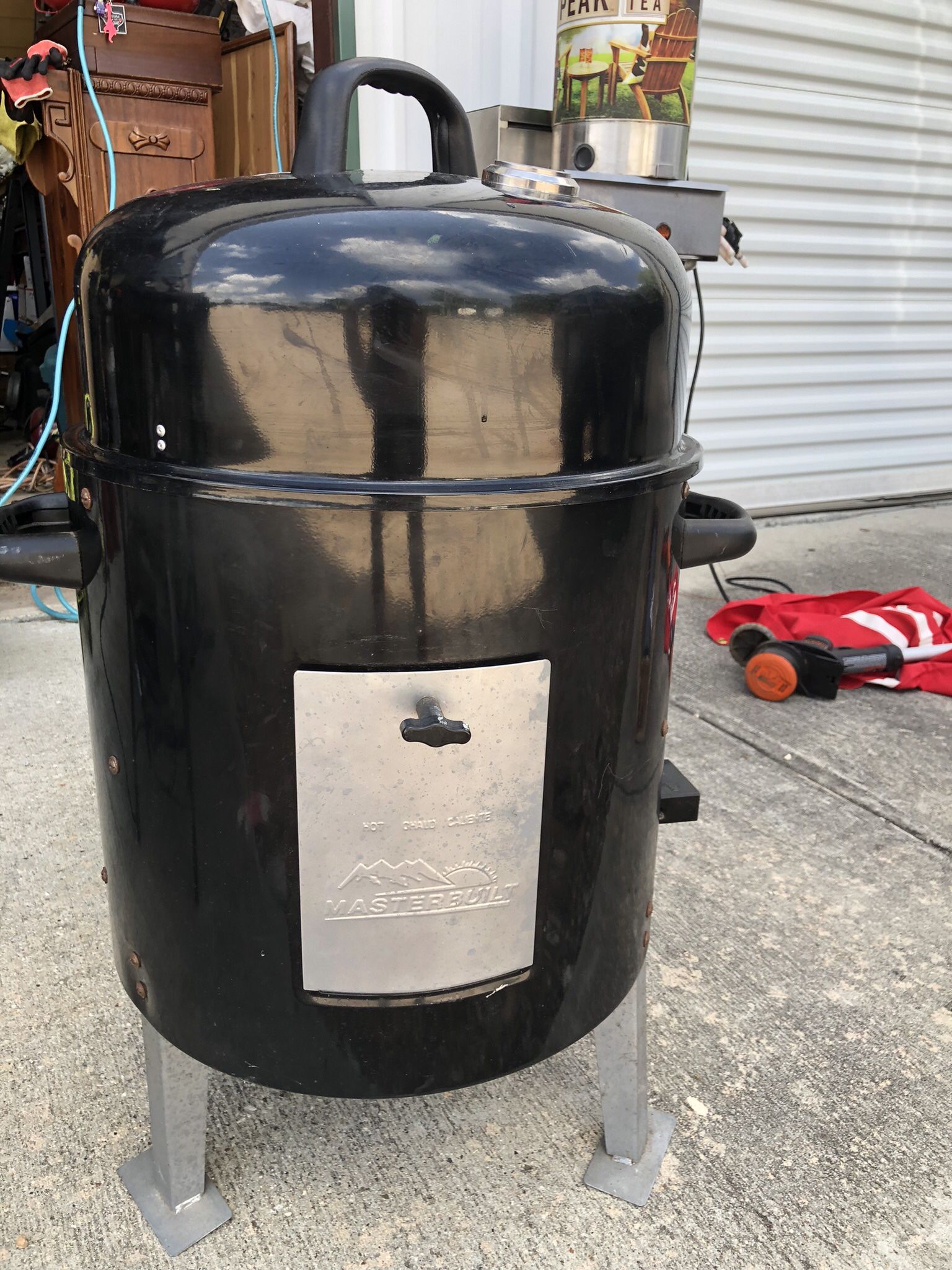 Masterbuilt electric B.u.l.l.e.t. Smoker / charcoal