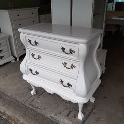 Stunning Refurbished Vintage Mid-Size White Dresser