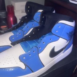 Air Jordan 1 Mid SE ‘Signal Blue’