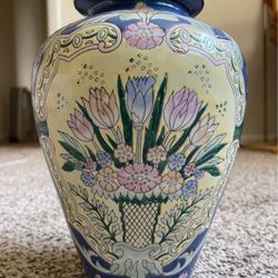 Vintage Chinese Porcelain Colorful Floral Vase WBI Signed