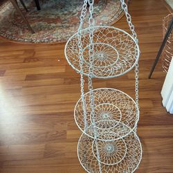 Hanging wire plant case