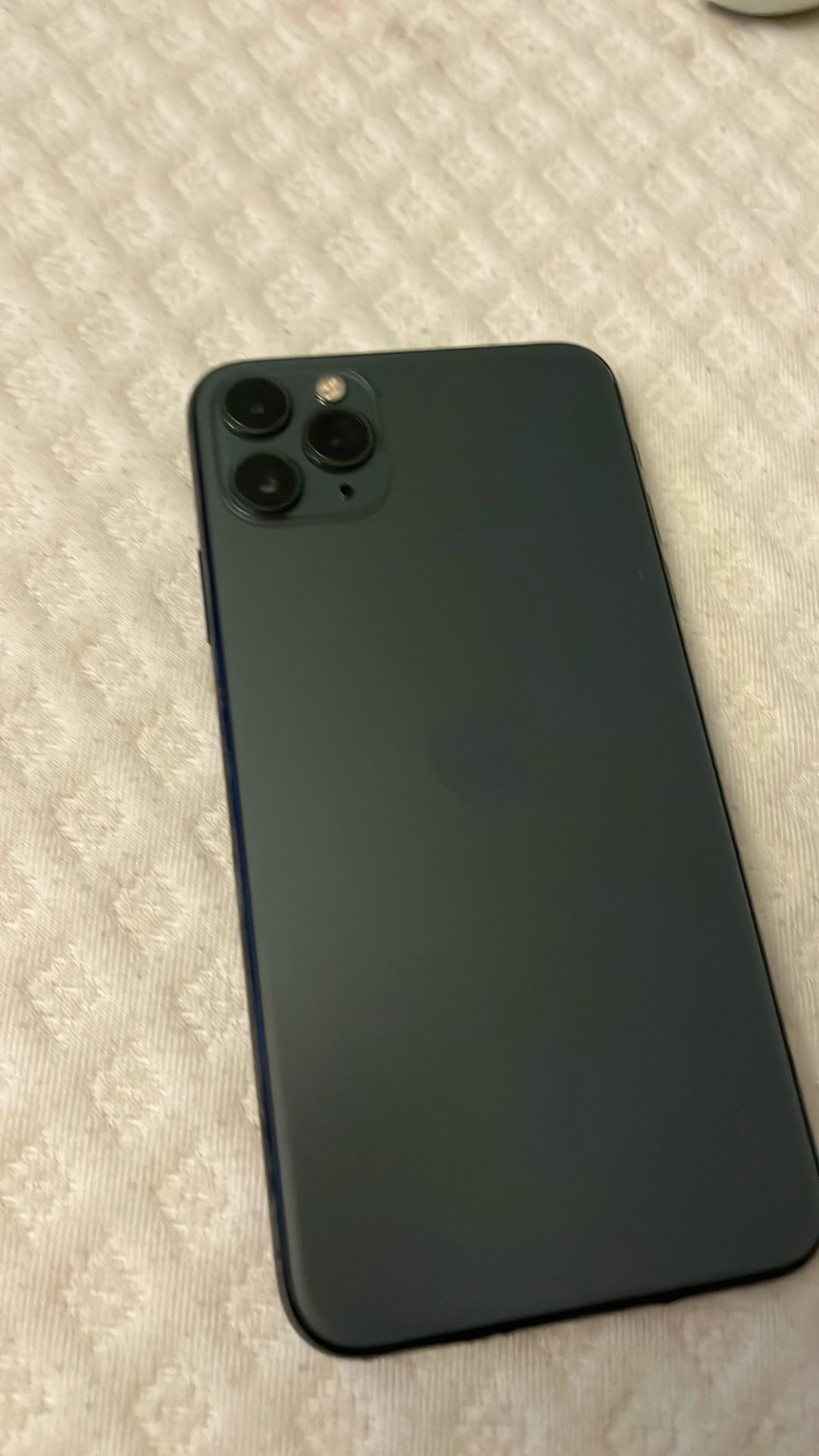 I Phone 13 Works Jus Has An I Cloud