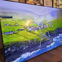 80" Samsung Chrystal Smart Tv 4k Great Condition Like New No Scratch  Great Quality Pic Come With Remote 