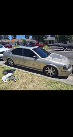 Nissan maxima