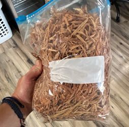 Dried Red Oak Sliver Shavings  1 gal great for smokers,barbecue an decorations