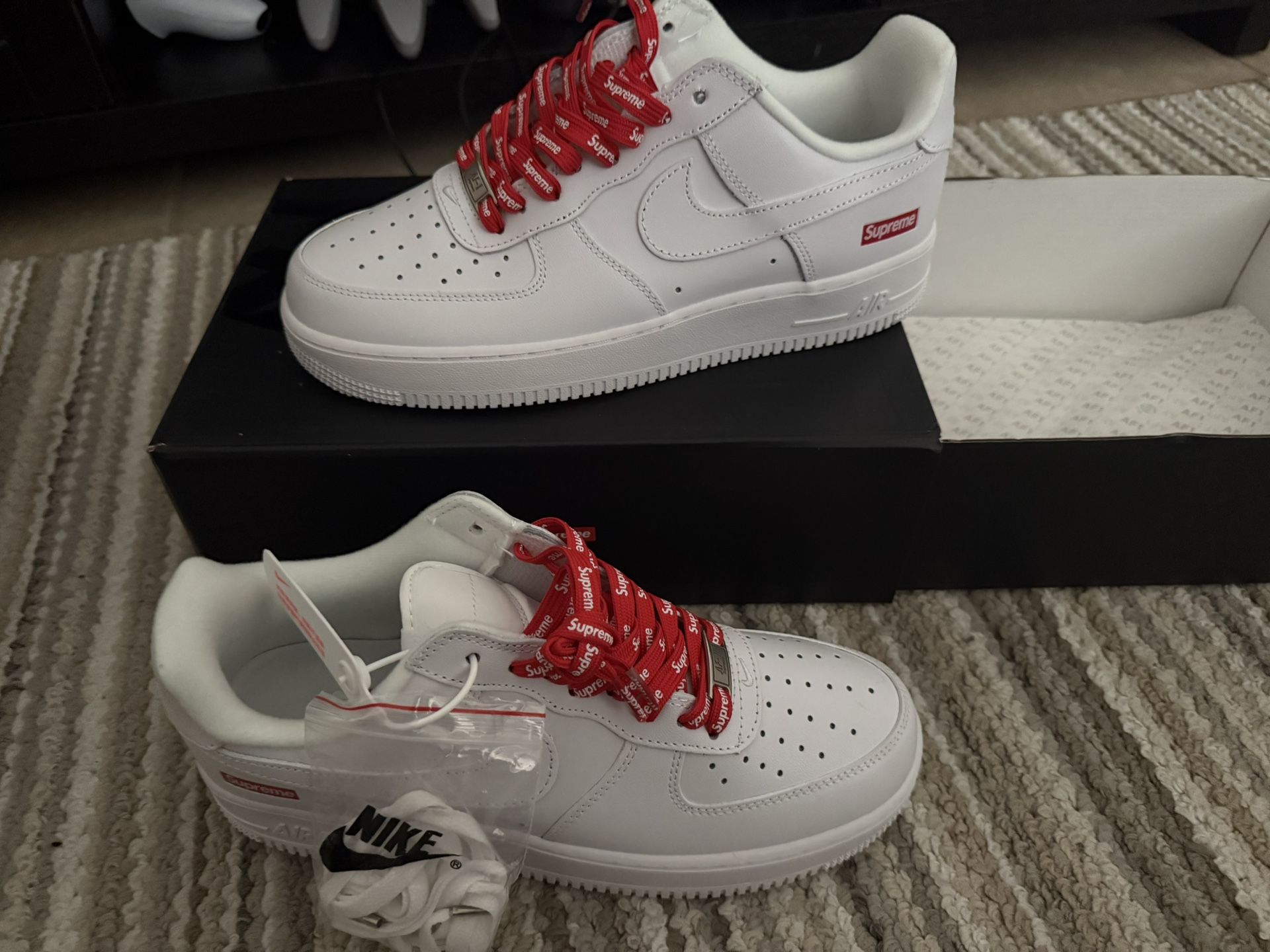 NIKE AIR FORCE 1 SUPREME SIZE 10 