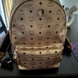 🌺 MCM Back Pack Rose gold Color 🌺