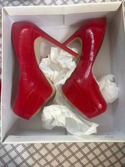 Size 8 red heels