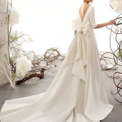 Long Ball Gown Wedding Dress for Bride A Line V-back Formal Evening Party Gowns with Bustle
