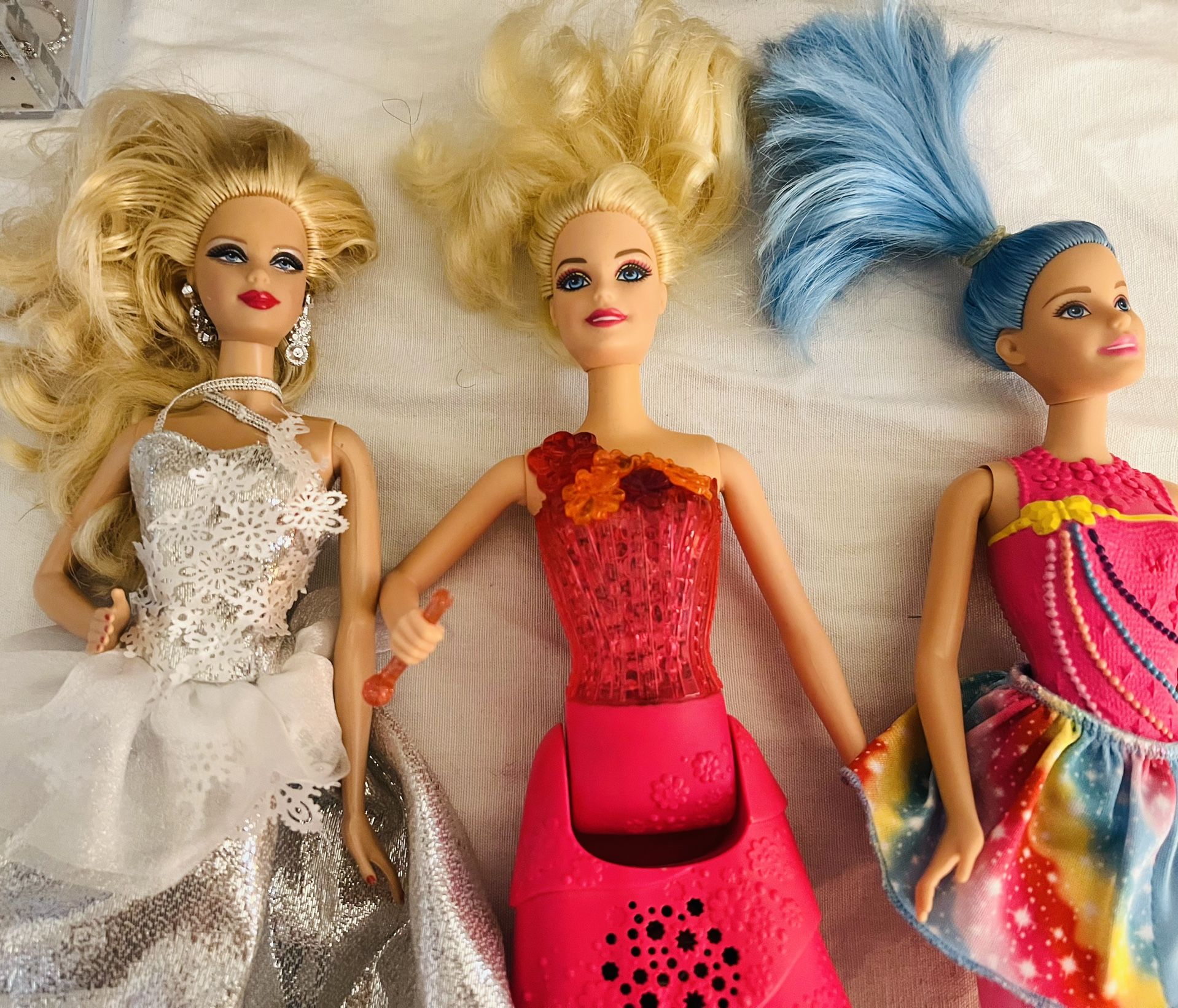 Like New Set Of 3 Barbie Dolls
