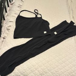 Vuori Size Small All the Feels Yoga Set 