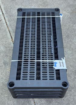 4-Tier Heavy-Duty Ventilated Plastic Storage Shelving Unit – Brand New / Strapped