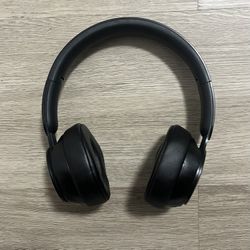 Beats Solo Pro Wireless Noise Cancelling On-Ear Headphones ( Apple )
