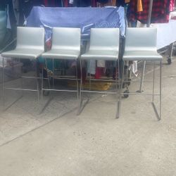 High Stoolls 4  LIKE NEW