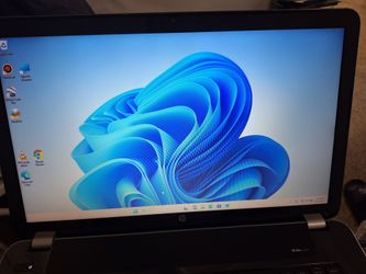 HP 17 INCHES LAPTOP WIN 11 SSD DRIVE
