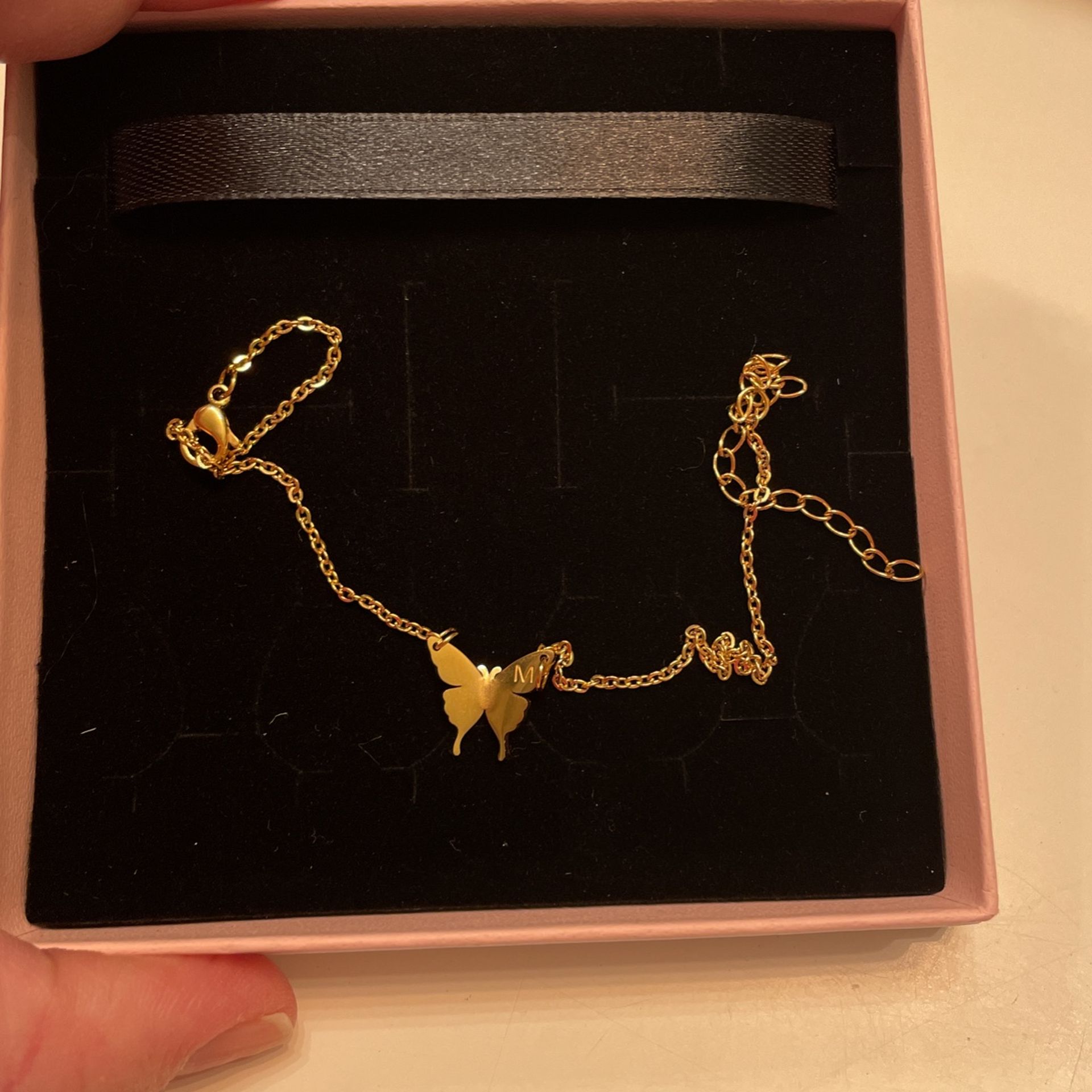 Brand New Sterling Silver Gold Plated M Initial Anklet For Sale..