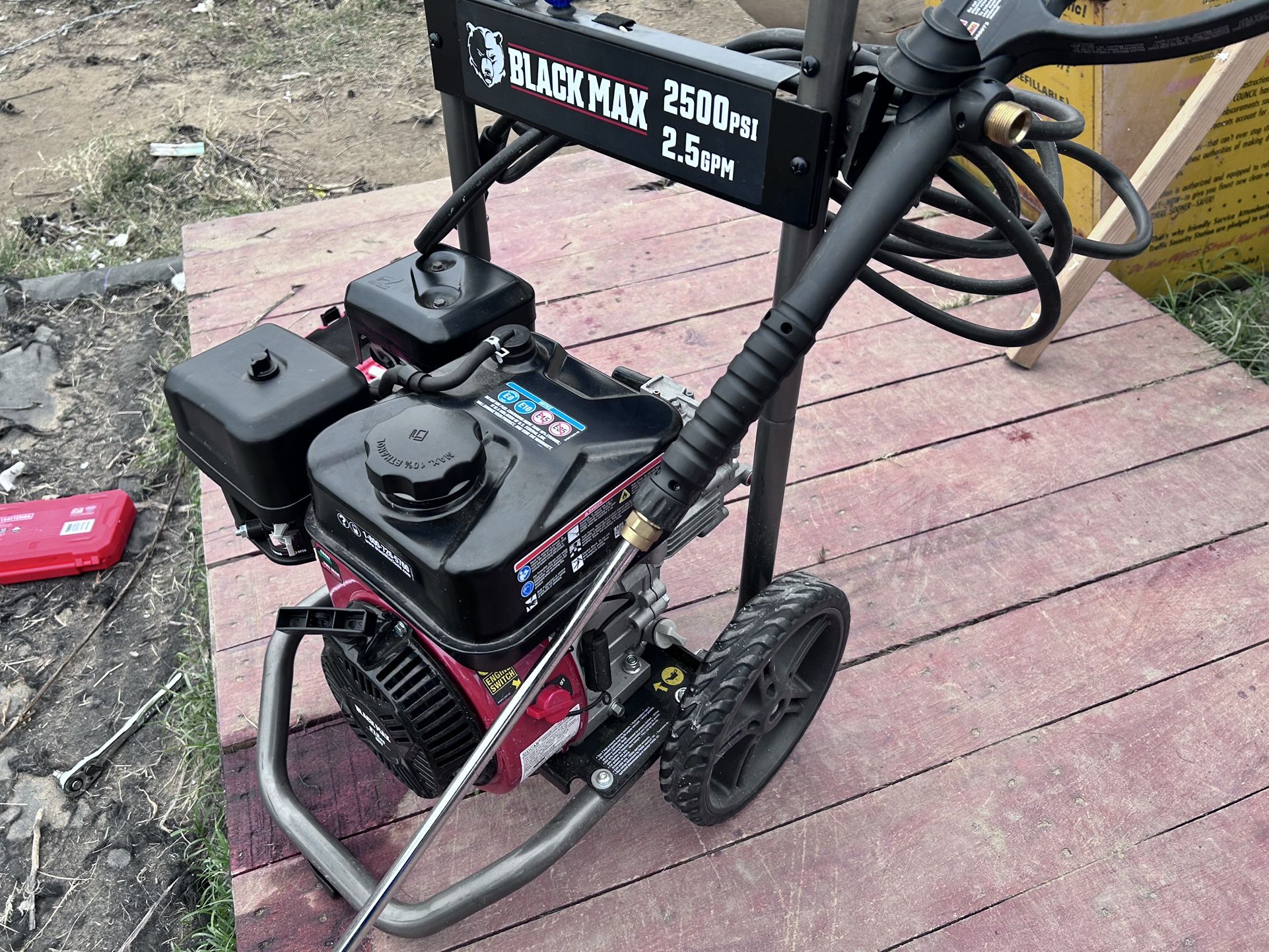 Blackman 2500 Psi Pressure Washer