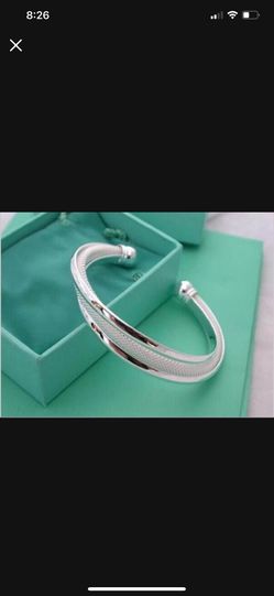 Silver bangle bracelet with fine mash