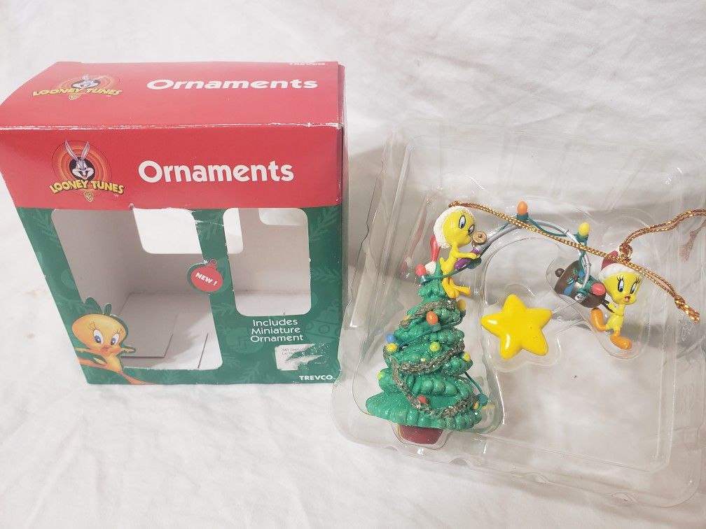 Looney Tunes Tweety Christmas Ornament 1999