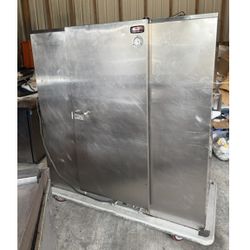 Carter-Hoffmann BB150 Mobile Heated Banquet Cabinet