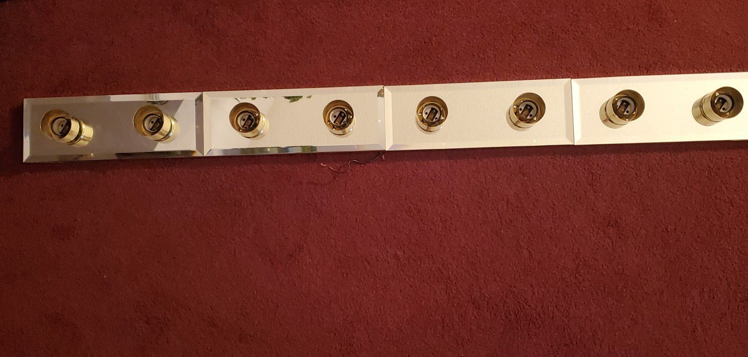 8 light mirrored vanity fixture