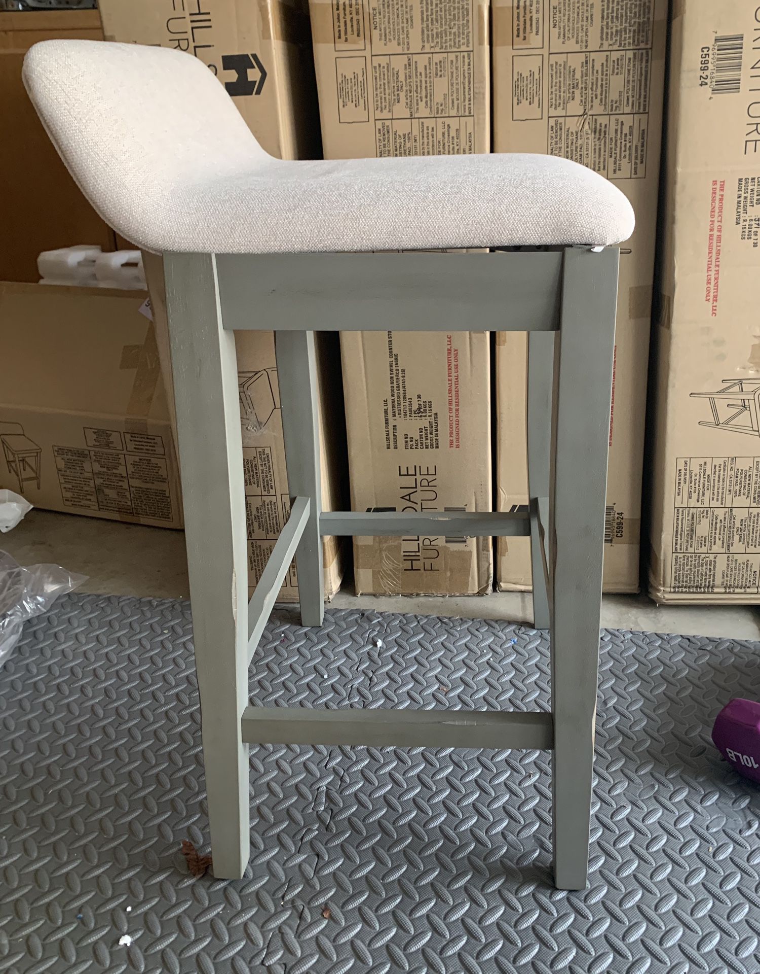 Counter height stool 26” 5 available)