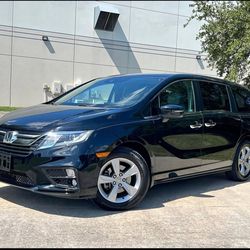 2019 Honda Odyssey EX-L w/Navigation & RES Minivan 4