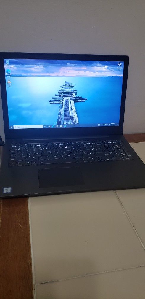 Lenovo V330-15lKB Intel I5 2.71 Ghz 512 SSD 12 Gig Ram Webcam Backlite Keyboard DVD Player
