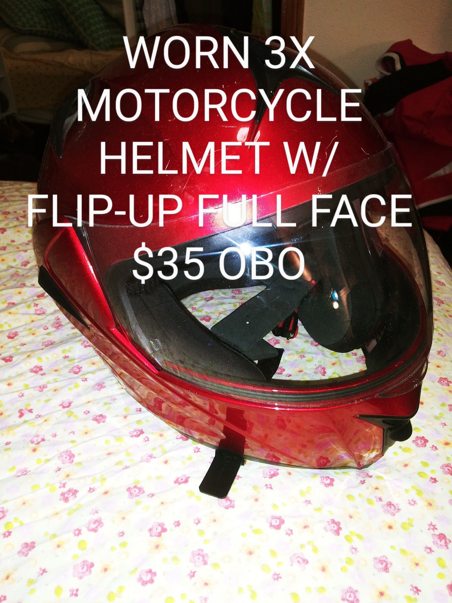 Lightweight ergonomic motorcycle helmet