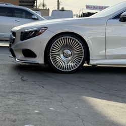 Chrome Wheels 22” W/ Floating Caps & Performance Tires Mercedes Benz S Class SLK E Class Audi A8 A6