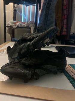 Predator cleats with tung
