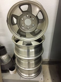 Chevy 17 inch 3x6 rims