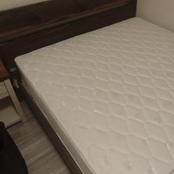 ＄120 Queen size bed and mattress