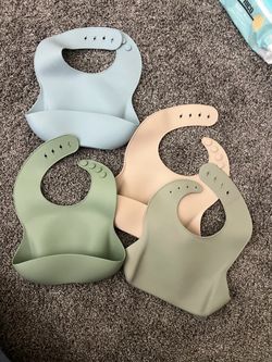 Never used Silicone bibs