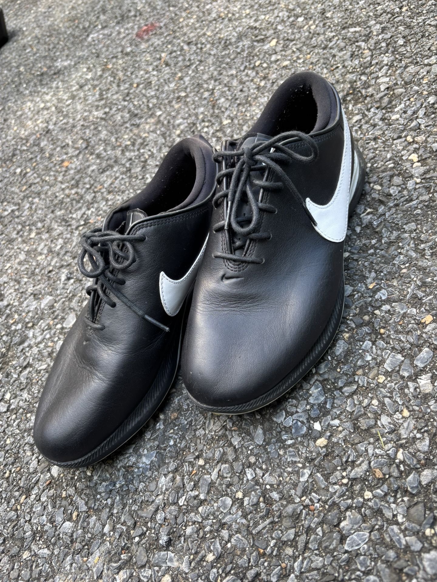 Nike Golf Shoes – Black Leather, White Swoosh – Excellent Condition 