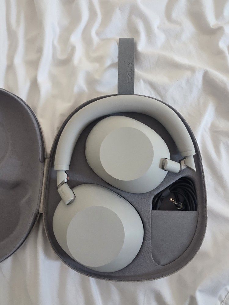 Sony WH-1000XM6 Noise Cancellation headphone