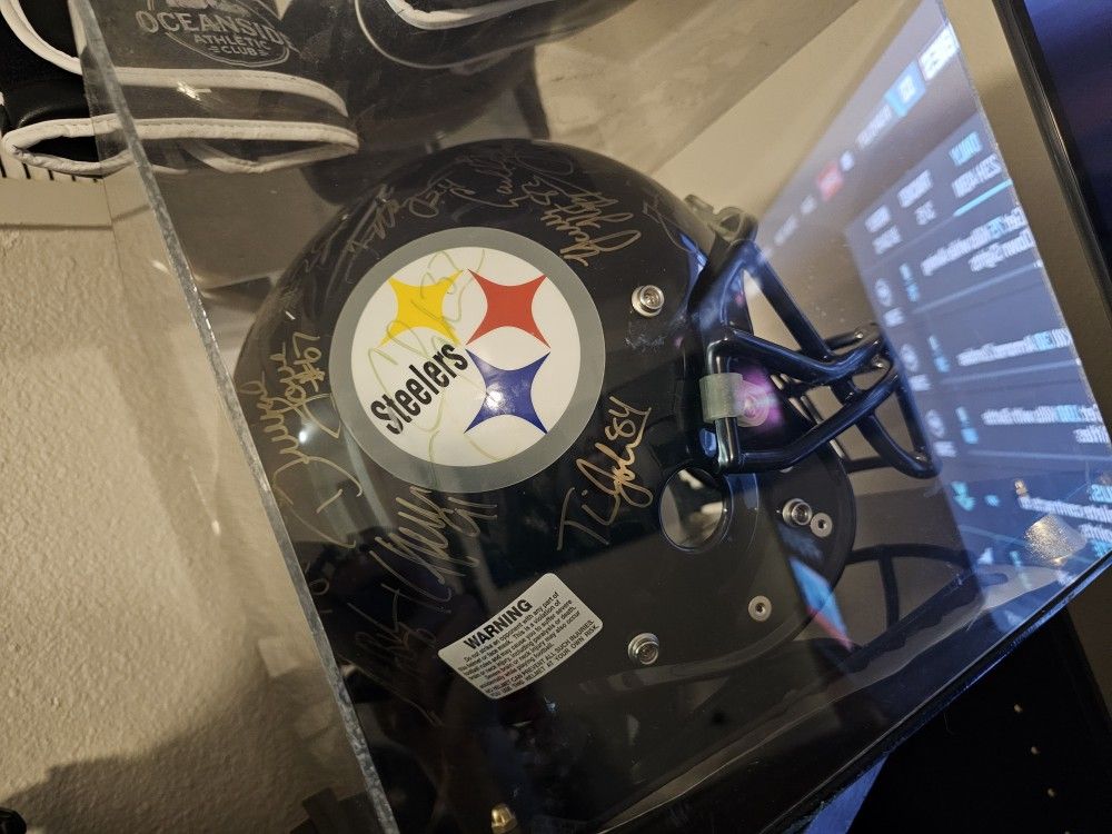 STEELERS SIGNED OFFICAL HELMET 