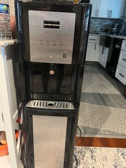 Hamilton Beach. Water Dispenser