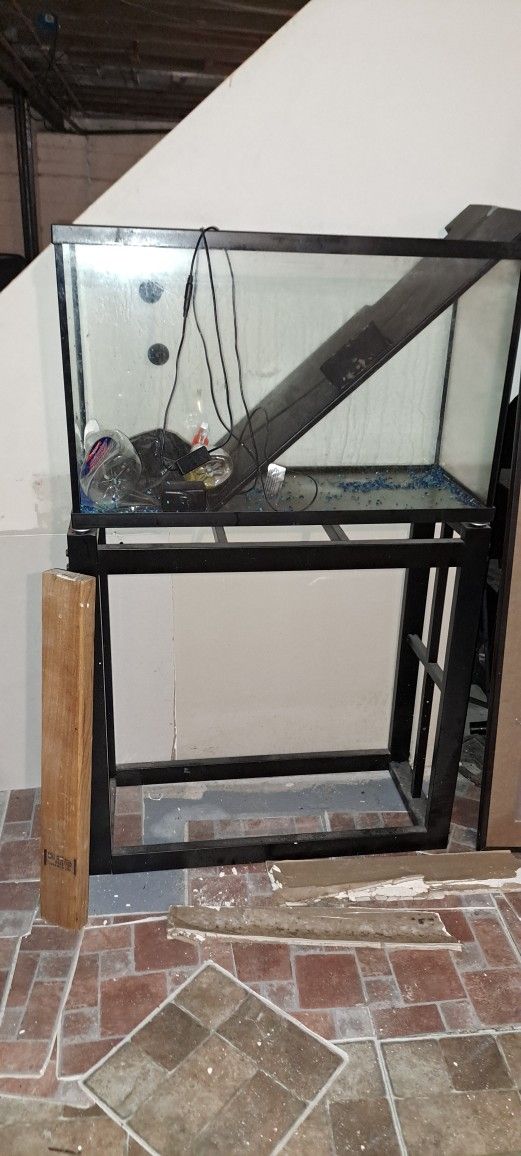 30 Gallon Fish Tank and Stand