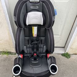 GRACO 4  EVER DLX CONVERTIBLE 