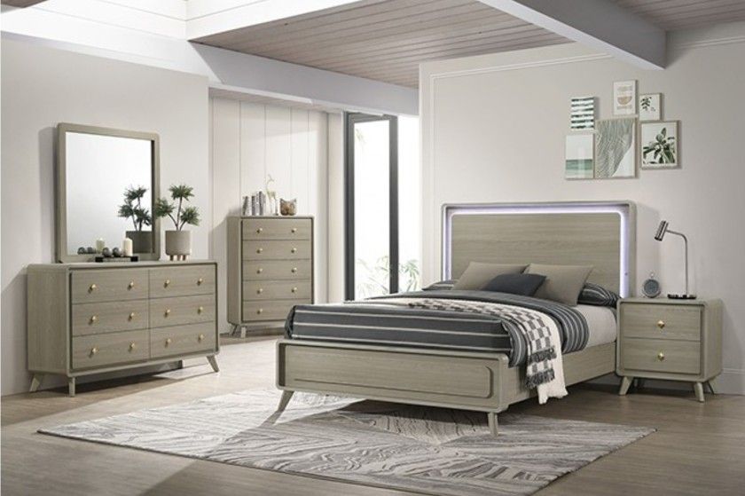 4 PC SET 1 QB+ 1 DR + 1 MR + 1 NS + NEW IN BOX (MATTRESS AND CHEST SOLD SEPARATELY)