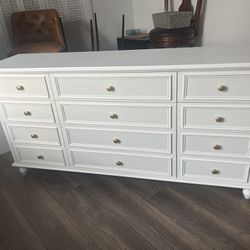 12 Drawers, Dresser Tower with Wide Storage Space, Dresser Closet for Living Room Bedroom Hallway (White)