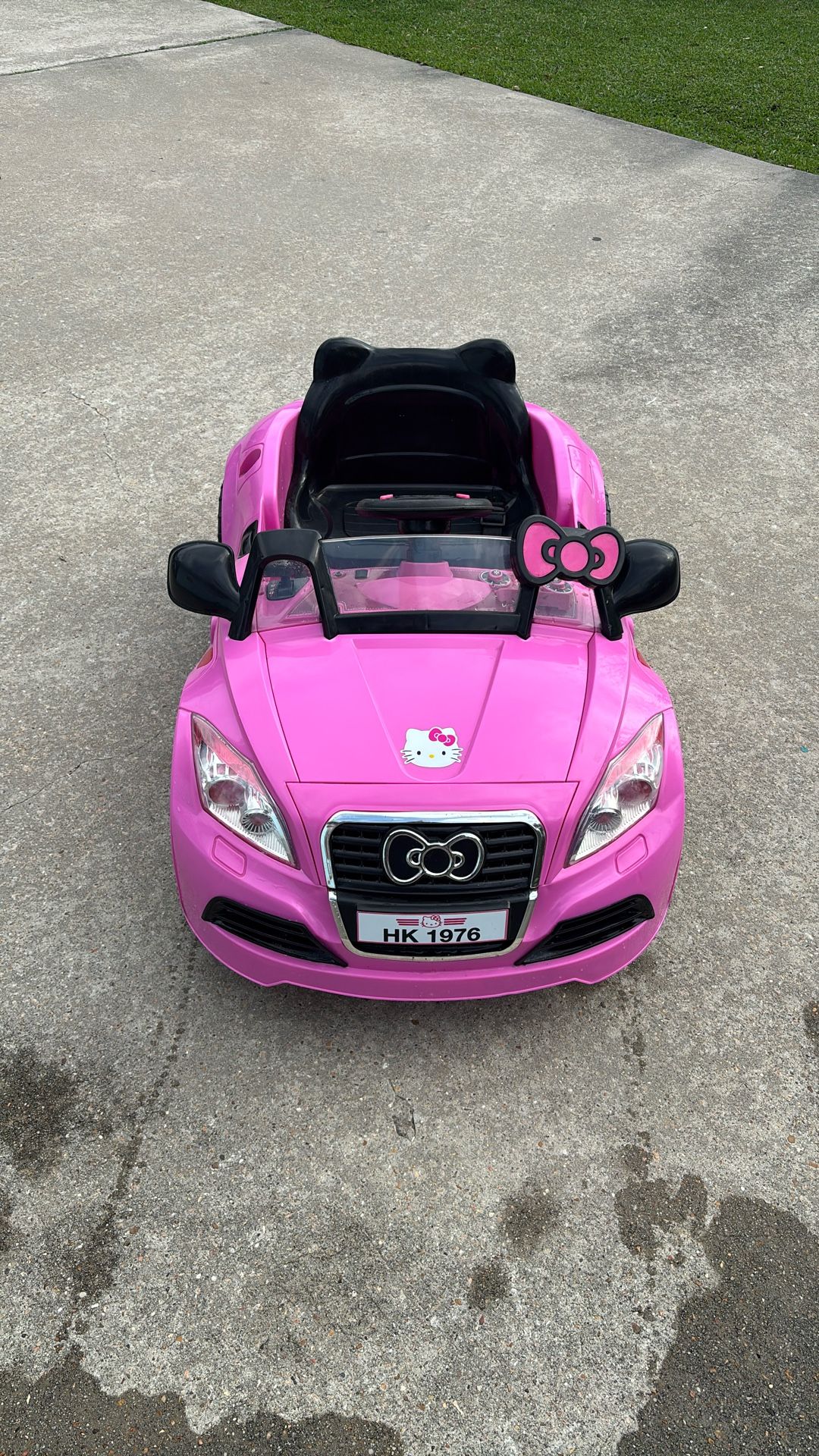 Hello Kitty Car