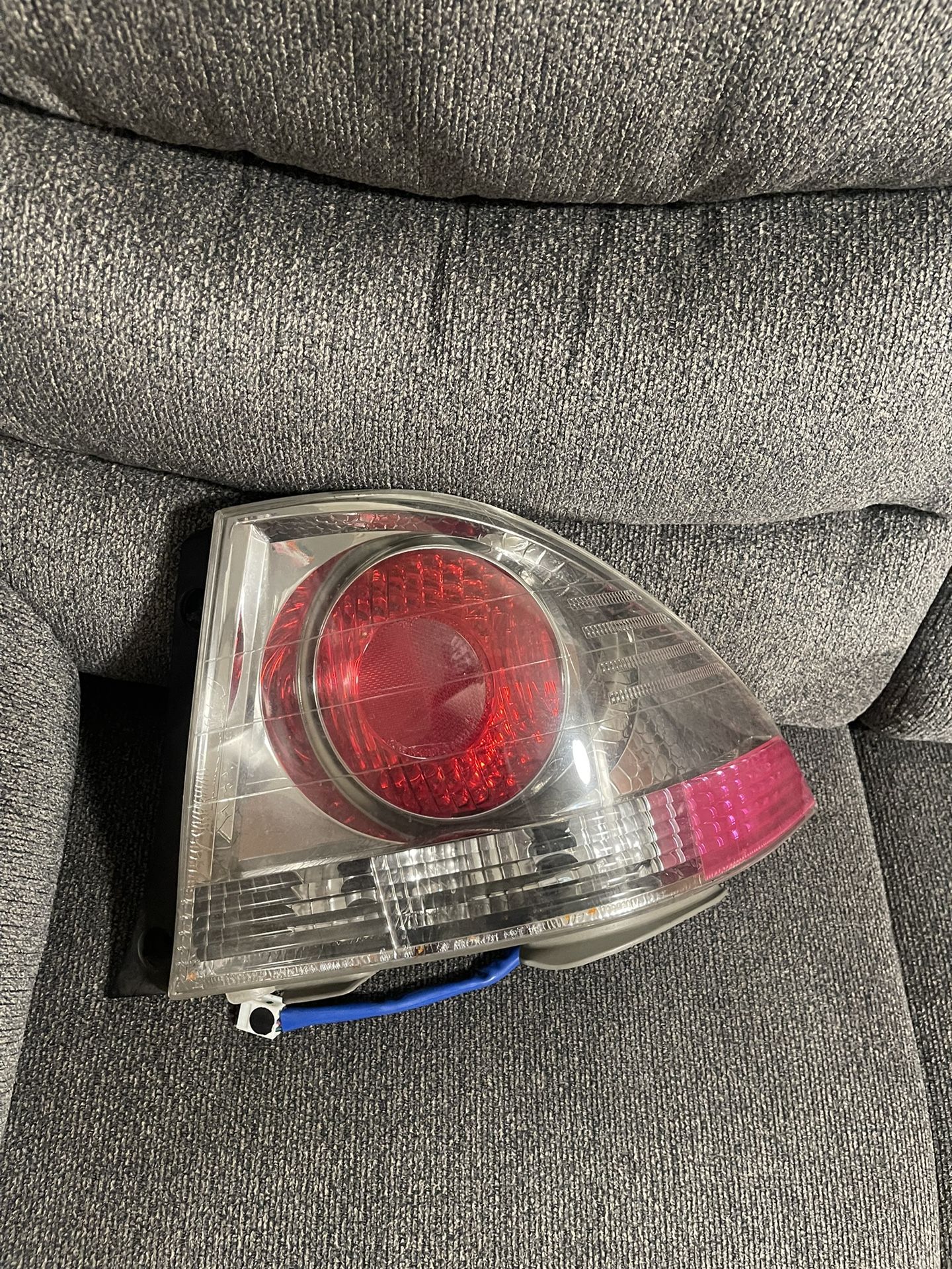 2001-2005 Lexus Is 300 Right Tail light